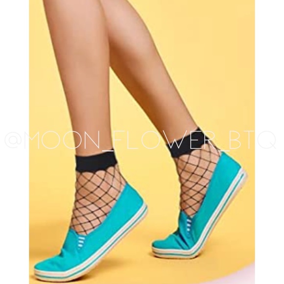 Fishnet Mesh Nylon Ankle Socks - Picture 5 of 8